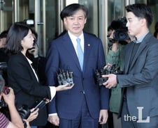 조국의 마지막 말 "국민들이 검찰개혁 마무리 해달라"(상보)