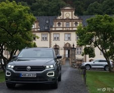 [시승기]'시속 200㎞까지 쭉~'..폭스바겐 소형 SUV 티록 타보니  