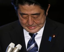 "싸움은 선빵"이라던 아베가 삼성 못 이긴 이유