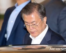 '대통령의 모친상' 靑, 비서실장 중심 정위치·정상근무