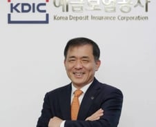 공공기관 정책 기획조정 경험한 경제금융 전문가 