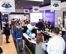 [르포]'갤폴드' 中매장 가보니…"사전예약 안했다면 못사요"