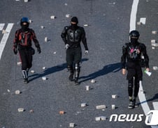 [르포]홍콩 대학가 시위대 "저도 경찰이 무섭습니다" 