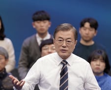 "남북 뛸수있다"…文대통령이 본 '북미-남북관계' 전망