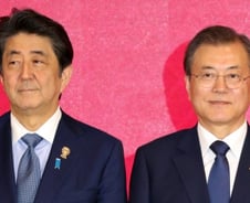 靑 "日 규제철회 안하면 지소미아 종료"