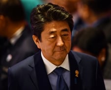 아베 "지소미아 양보 안했다"…日언론 "美, 韓 옥좨"