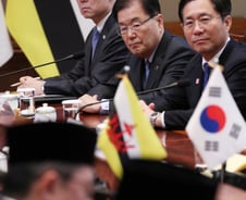 靑 "지소미아 합의 왜곡, 사과도 받았다" 초강경 日 비판 왜