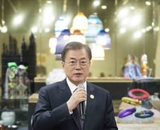 文-아세안 정상 함께 "北 추가 미사일실험 자제 촉구"