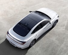 [시승기]'태양광 충전' 신무기 갖춘 쏘나타 하이브리드