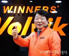 '色다른 공' 국내외 필드 평정…브랜드상장 1호 남다른 꿈