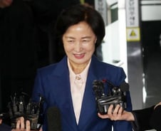 [기자수첩]추미애와 윤석열은 '모르는 사이'