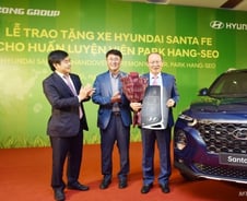 [MT리포트]車업계 '박항서 모시기' 열풍…현대차 베트남 판매 35%↑