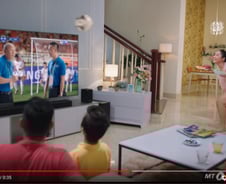 [MT리포트]박항서호 경기날엔 삼성 QLED TV 광고가…