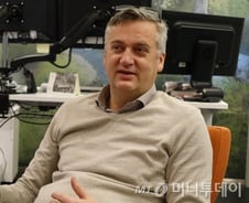 "'그린수소' 충전소 준비완료, 수소트럭만 보급되면"