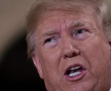 트럼프, 이란엔 "중대 보복", 이라크엔 "강력 제재" 경고