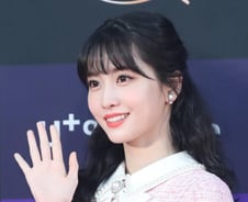 열애 인정한 트와이스 모모 "팬들 놀라게 해서 미안"(전문)