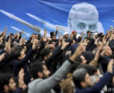 미국-이란 사이에 낀 韓·中·日, "해결 노력"만…