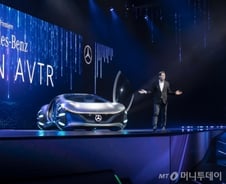 정의선이 PAV 띄운 날…벤츠 수장은 "플라잉카, 글쎄 아직은…"