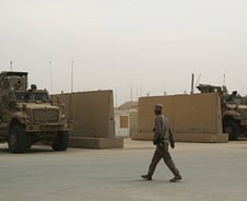 [영상]이란, 미국에 보복 공격 개시... 탄도 미사일 발사