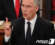 나토 사무총장 "우크라이나 여객기 이란 격추 가능성 있다"