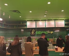 "문 닫지 말아요"…뉴욕 한복판 '비비고' 식당 가보니