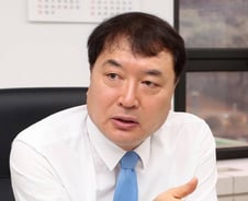 [단독]'조국 1호 인사' 황희석 "'조국표 검찰개혁' 100리 중 40리 왔다"