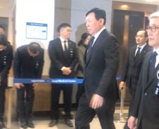 신격호 떠난 아산병원…굳은 표정으로 빈소 들어선 신동빈