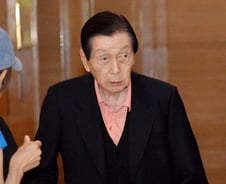 '형집행정지 상태' 신격호 회장 별세…검찰, 형집행불능결정 절차