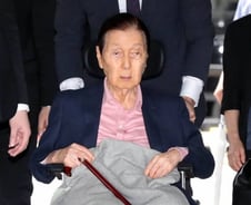 '형제의 난'·'법정 출석'…신격호 회장 불우한 말년