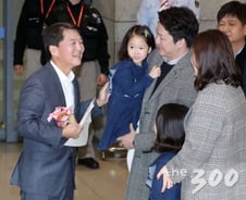 돌아온 安 "중도실용정당 창당…보수통합 관심없다"