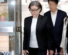 베일에 싸인 '신격호 막내딸'…신유미는 누구?