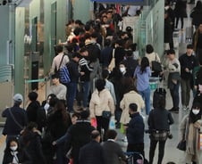 국토부 "인천-우한 국제 항공노선 운항 한시 중단"