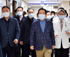 '우한폐렴' 회복기 한국경제 악영향 우려…정부 긴급대책회의