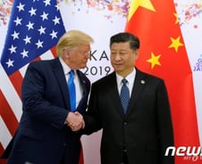 트럼프 "시진핑에 '우한 폐렴' 돕겠다 제안"…WHO, 위험도 격상