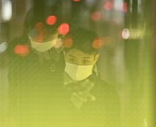 우한시 고위급 관료 "발열환자만 1.5만명, 병원 밀려들고 있다"