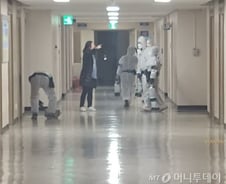 우한폐렴 뚫릴라…정부청사는 소독 중 