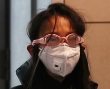 [포토 is]물안경·방독면·헤어캡… '신종 코로나' 막아라