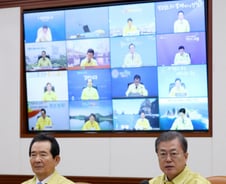 文, 점심식사까지 '신종 코로나' 대책회의…정부서울청사 방문