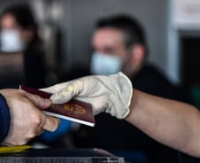 신종 코로나 첫 확진자 나온 이탈리아, 中 항공 노선 운항 중단