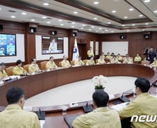 바이러스보다 빠르다…'팩첵·수사' 가짜뉴스 전쟁  