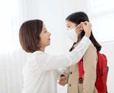 '신종 코로나' 공포… 제균티슈·보안경 동나고, 김치 판매↑