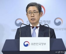 [일문일답]"우한교민 1명 확진, 전파 가능성 없다"