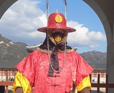 경복궁 수문장도 신종코로나에 '도깨비 마스크' 썼다