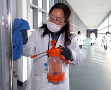 손잡이에도 '신종 코로나'…"휴지로 문 여세요"