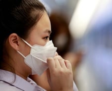 "신종코로나 대소변 통해 전염될 수 있다"