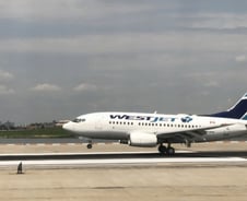 "나 신종코로나 걸렸다" 거짓말해 비행기 돌린 한 남성