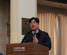 "신종코로나 거북이 증상 발현 탓에 전파 속도 빨랐다“