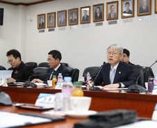 최기영 장관 “신종 코로나 관련 긴급 연구개발자금 투입”