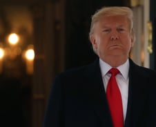 탄핵 피한 트럼프…이탈표는 단 한표