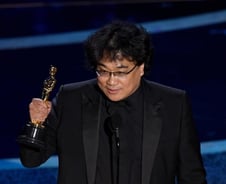 [속보]기생충, 2020 아카데미 시상식 '최우수작품상' 수상